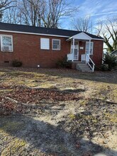 Building Photo - 221 Willow Ave