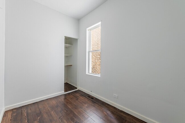 Building Photo - 1831 N Winchester Ave