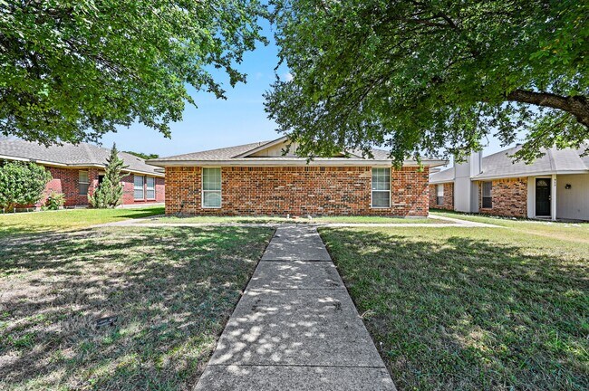 Foto del edificio - Welcome to your new home in Lancaster, TX!