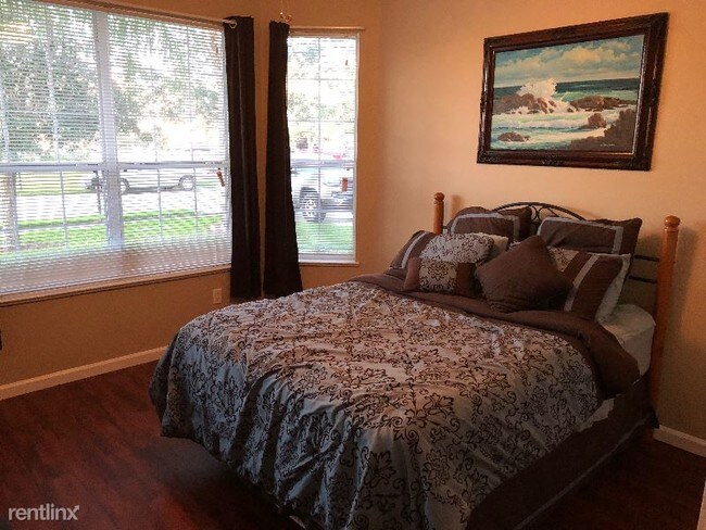 Foto del edificio - 119 Amherst Ln