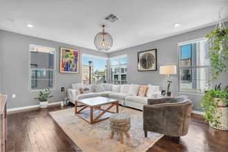 Building Photo - 25325 Parklane Dr
