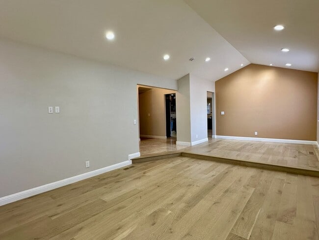 Building Photo - Recently Remodeled Home- Gourmet Kitchen- ...
