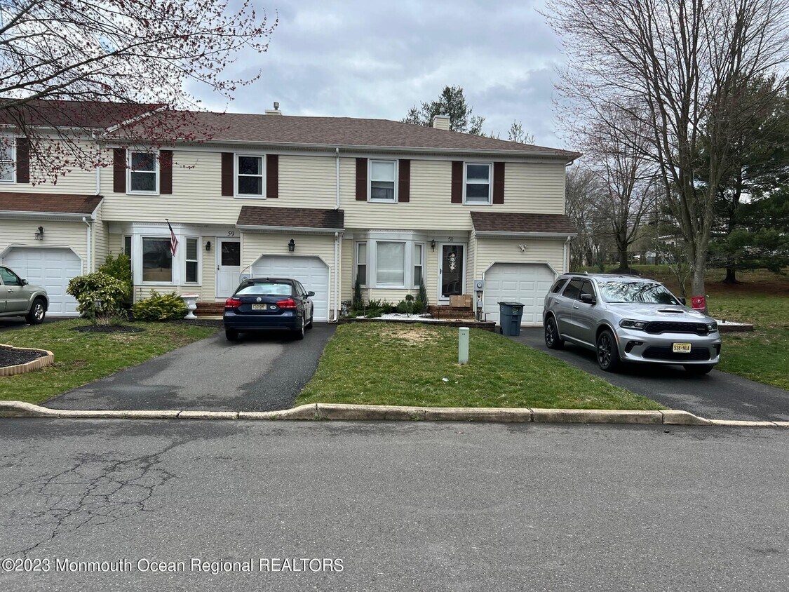 59 Carriage Ln Englishtown, NJ 07726 Alquileres en Englishtown, NJ