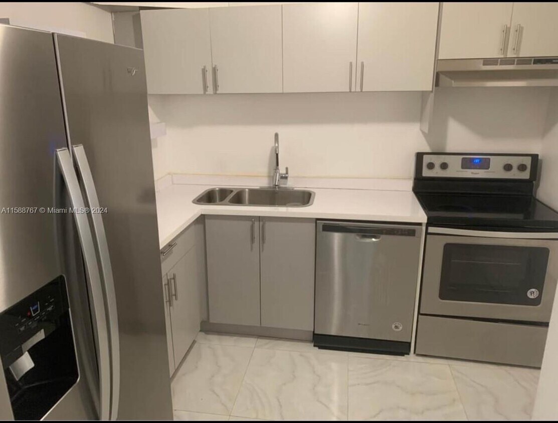 Photo inspiration: Entire Rental Unit For 126 Reference: 16950 W Dixie Hwy Unit 126 North Miami Beach Fl