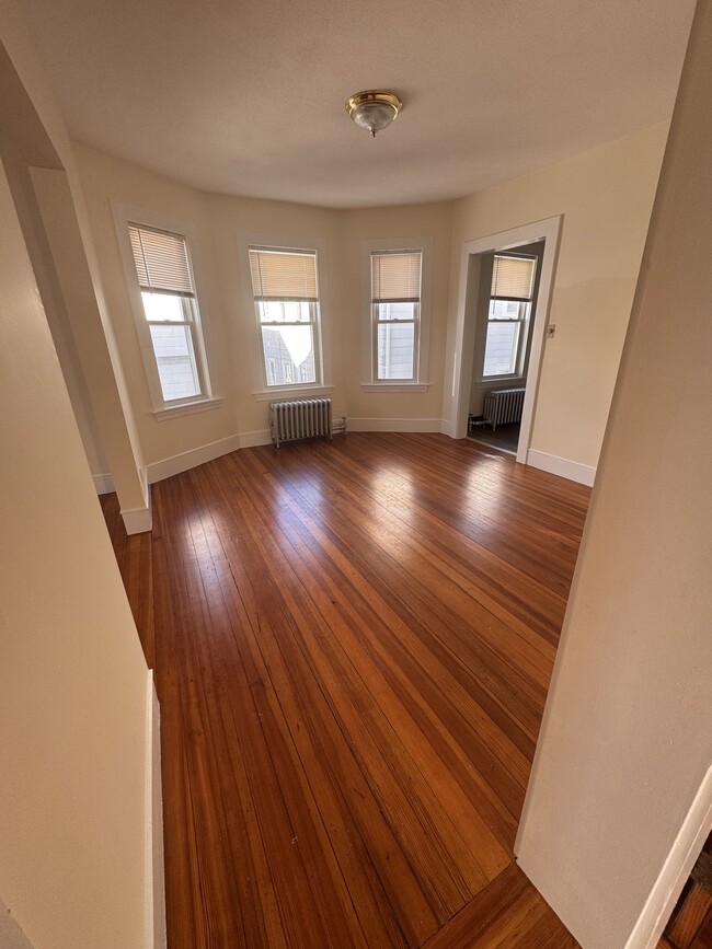 dining room - 197 Sheridan Ave