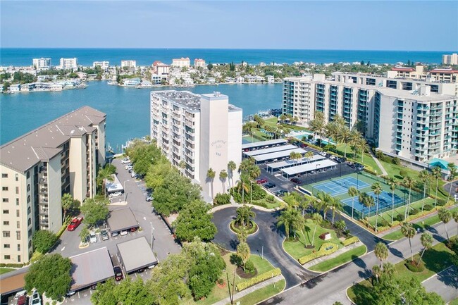 Building Photo - 660 Island Way