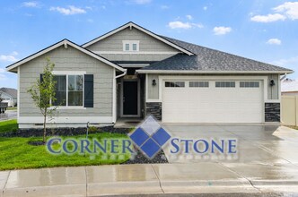 Building Photo - 4480 W Everest St