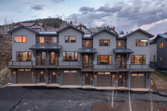 Foto del edificio - 56 Blackstock Dr
