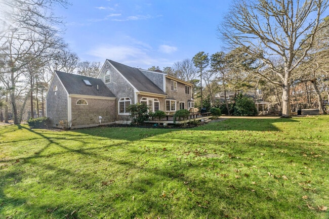 Building Photo - 13 N Meadow Ln