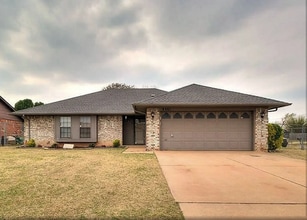 Building Photo - 8301 Azurewood Dr