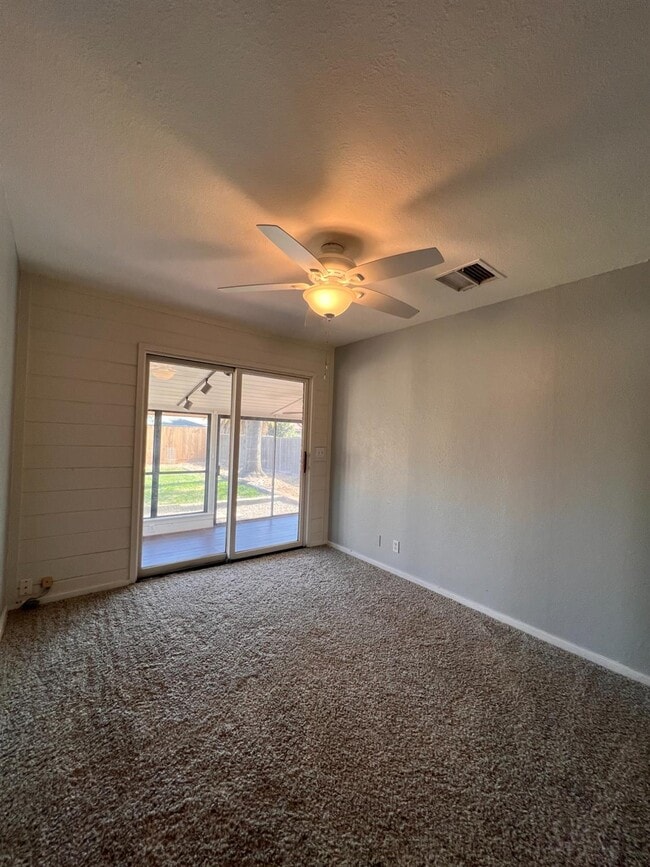 Foto del edificio - 3402 E Weldon Ave