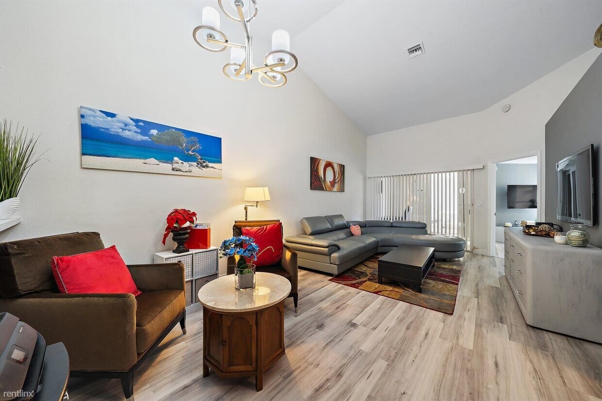 Foto principal - 2 br, 2 bath House - 8064 Summer Shores Dr