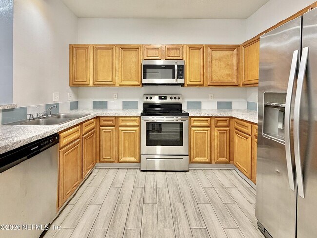 Foto del edificio - 6880 Skaff Ave