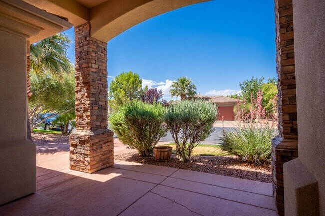 Building Photo - Paradise Canyon with Chuckwalla Trail Acce...