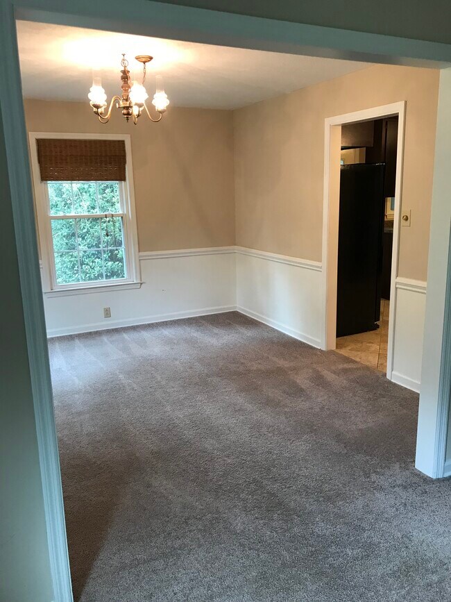 Dining Room - 58 Vanderbilt Dr