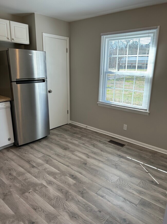 breakfast nook - 810 Lillard Rd
