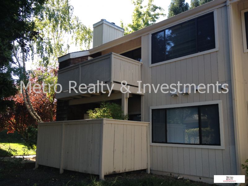 Primary Photo - 211 Compton Cir