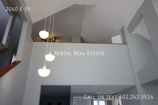 Foto del edificio - 2040 E St-