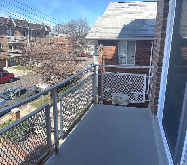 Building Photo - 58-11 83rd St