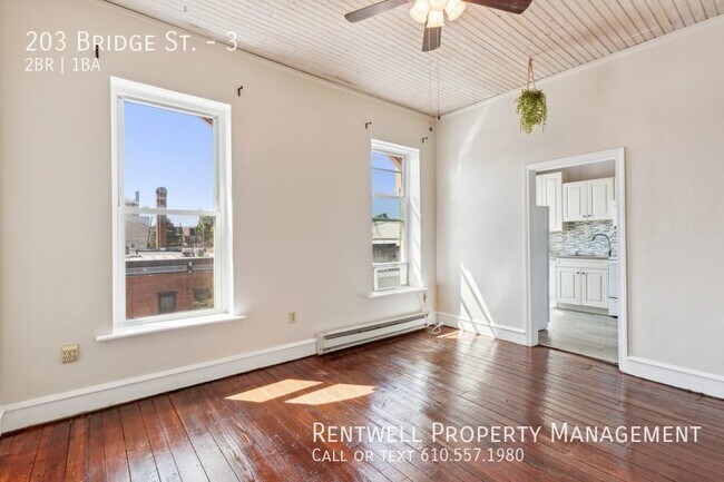 Building Photo - 2 Bedroom Apartment Located in The Heart o...
