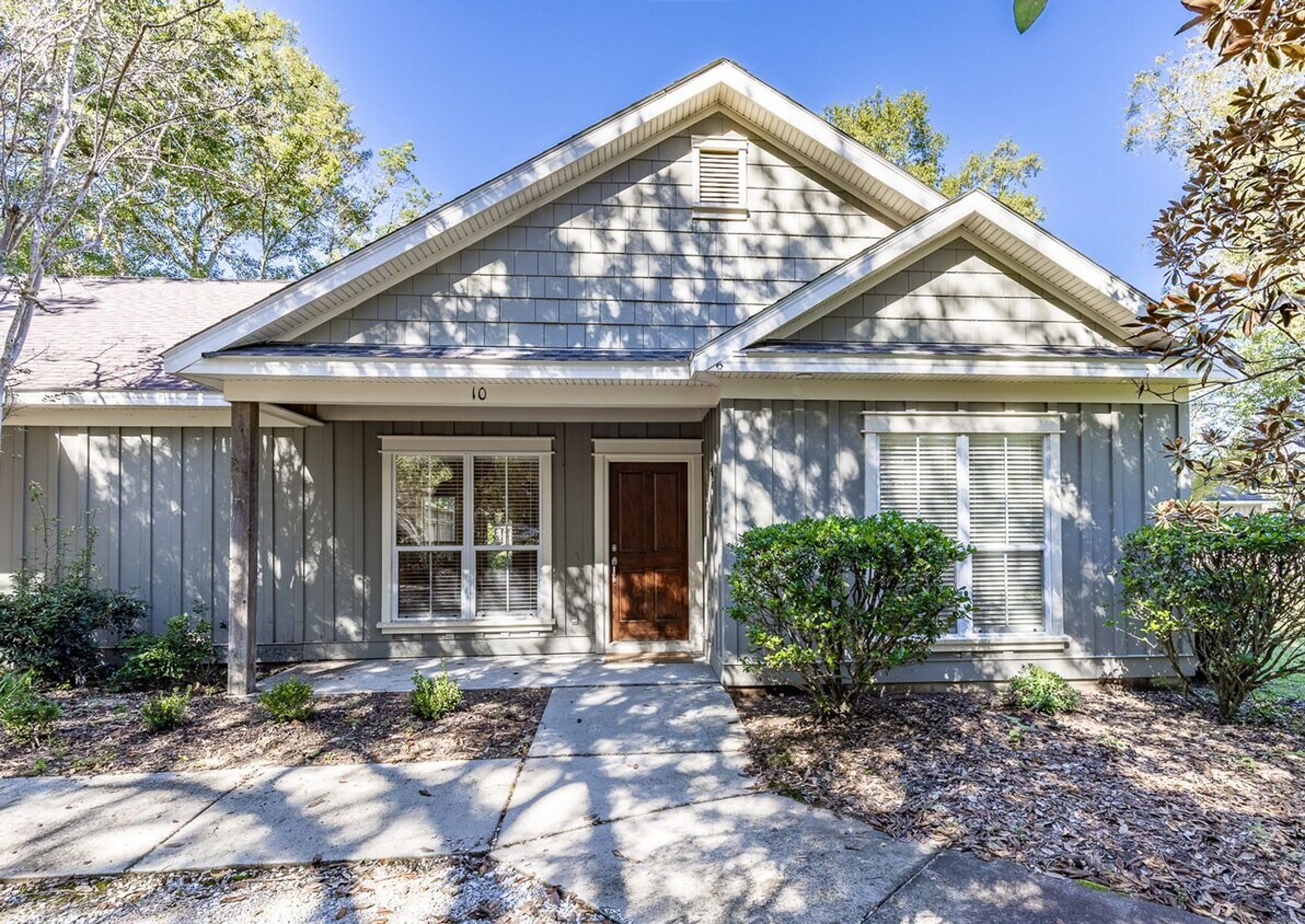Primary Photo - 2BR/1BA in Fairhope!