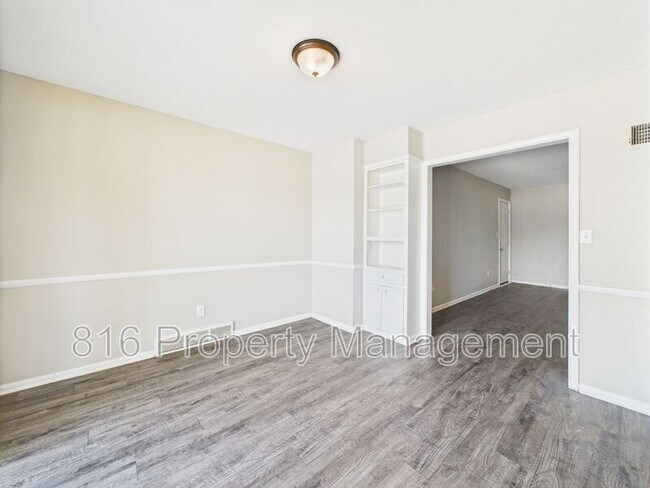 Foto del edificio - 8030 Campbell St