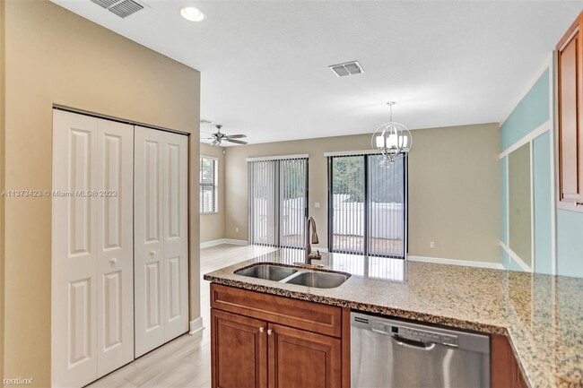 Building Photo - 4 br, 2.5 bath House - 4616 NW 59th St