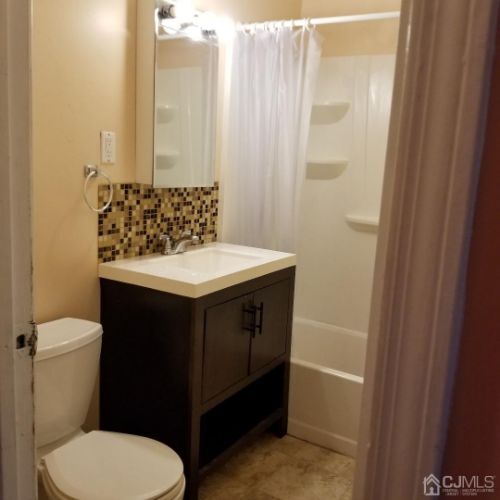 Building Photo - 47 College Dr