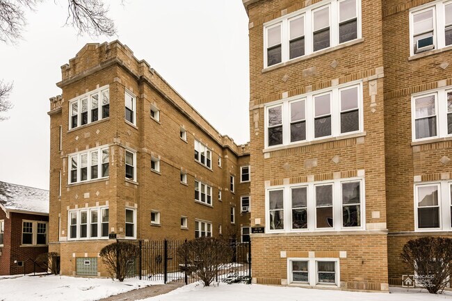 Building Photo - 2530 W Argyle St