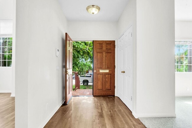 Building Photo - Great detached Home in Pacific Beach! Avai...