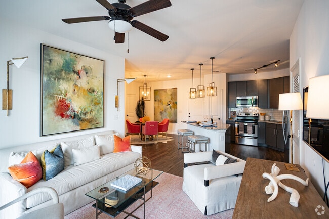 2BR, 2BA - B1 - 1092SF - Sala de estar - The Residence at Old Hickory Lake