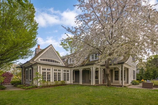 Building Photo - 17 Hendrie Dr