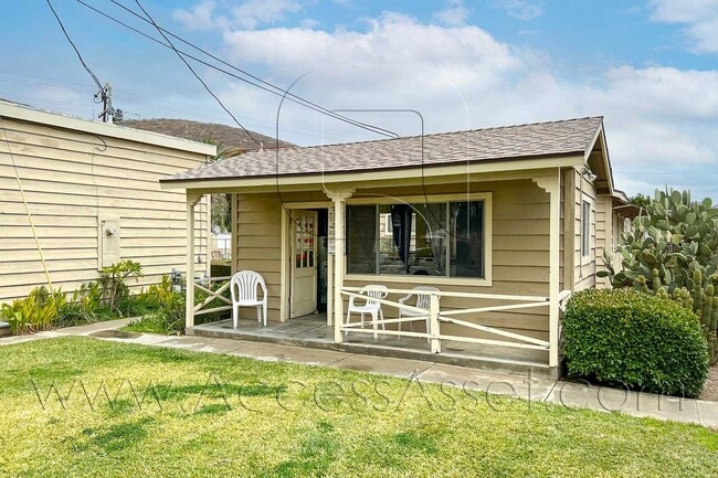 Building Photo - Spacious 2 Beds/2 Bath Home In Highly Desi...