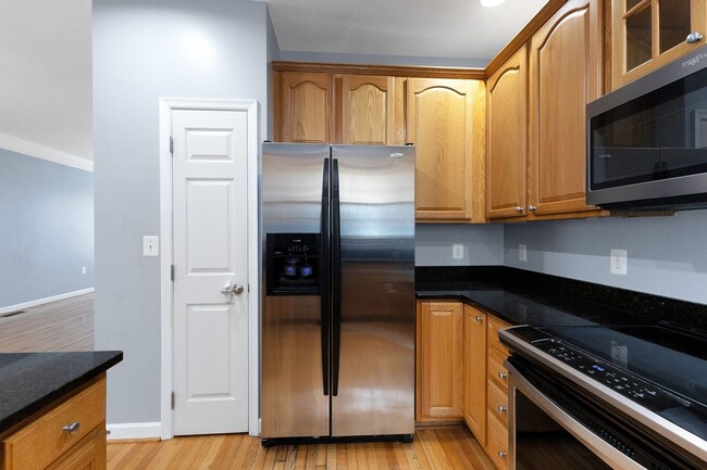 Building Photo - Charming 3BR House with bonus room in Wash...