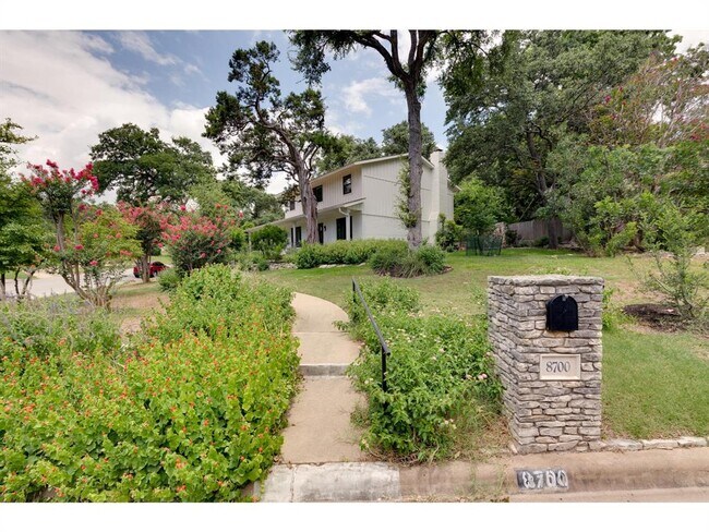 Building Photo - 8700 Mountainwood Cir