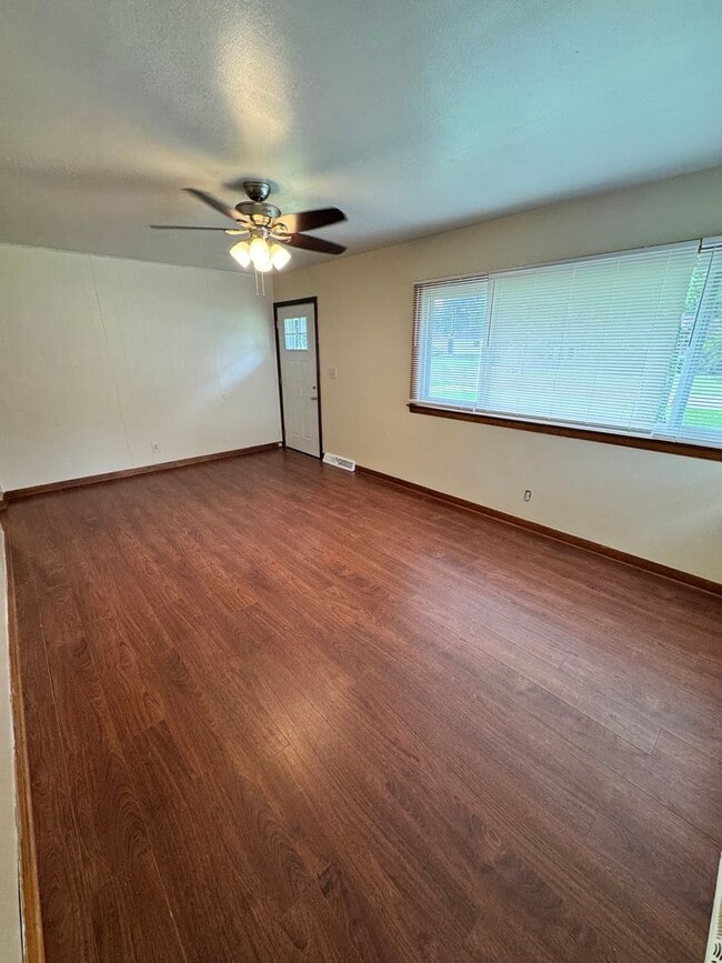 Building Photo - 4409 Sunnybrook Dr