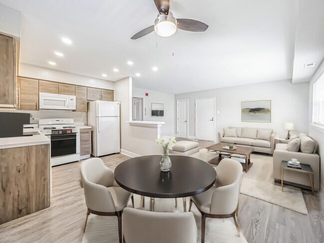 Foto del edificio - Forest Station Apartments