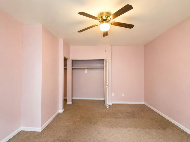 Foto del edificio - Affordable & Low-Maintenance 1BR Apartment – Comfortable Living Made Easy