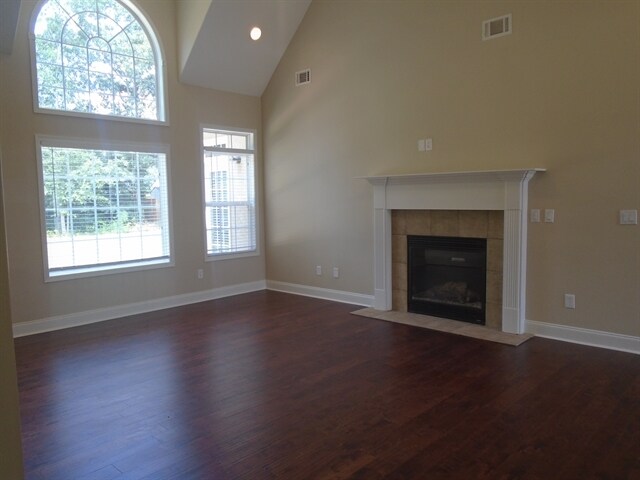 Foto del edificio - 1004 Battersea Pl