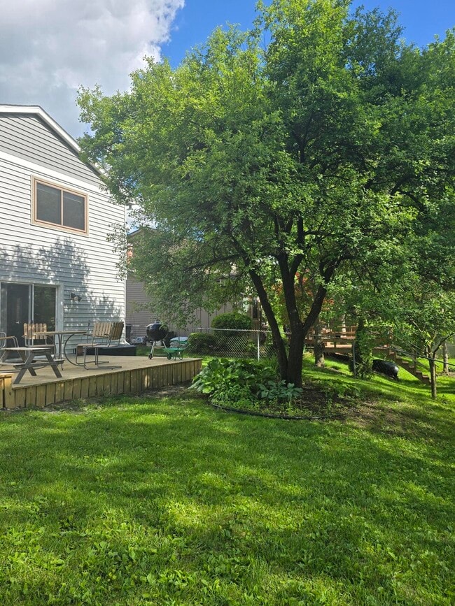 Building Photo - 2125 Ardenne Dr