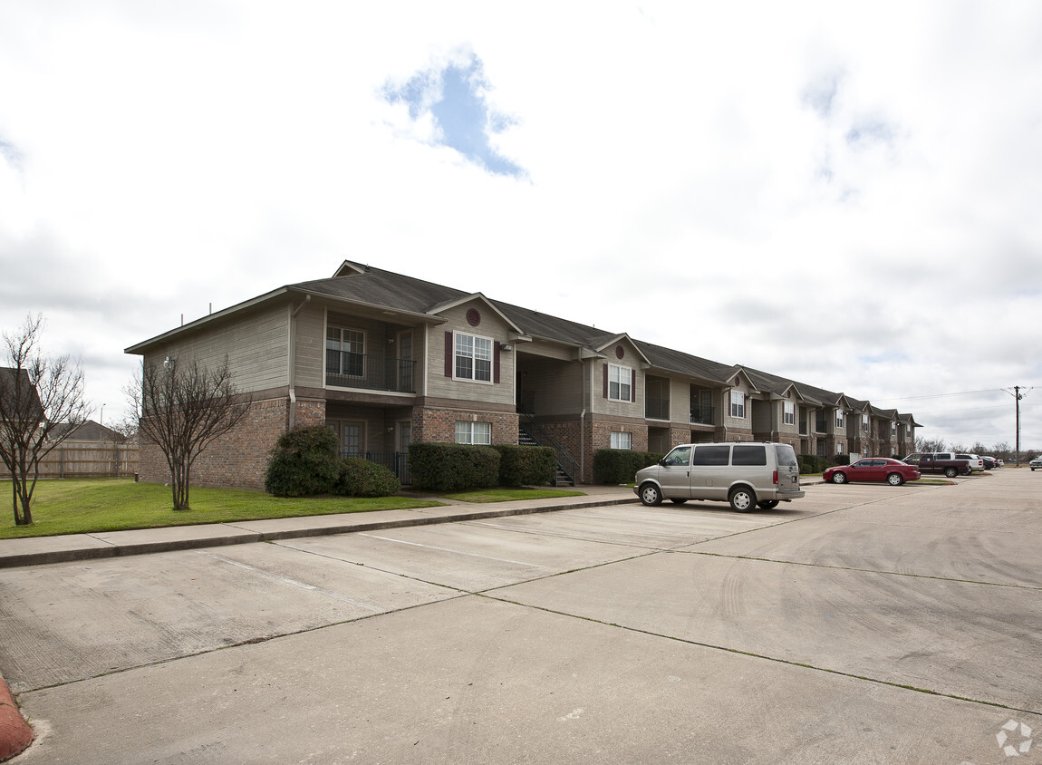 Building Photo - 100 Deacon Dr