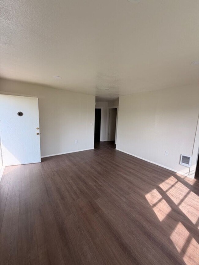 Building Photo - Available Soon!  Updated 2 Bedroom ~ 1 Bathroom Home Located in Monroe