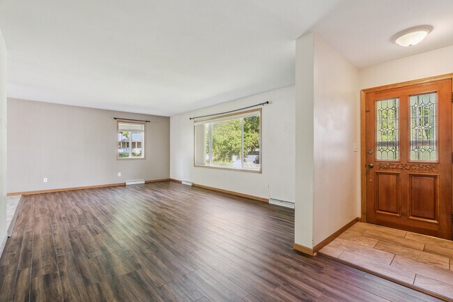 Photo - 923 Talwrn Ct House