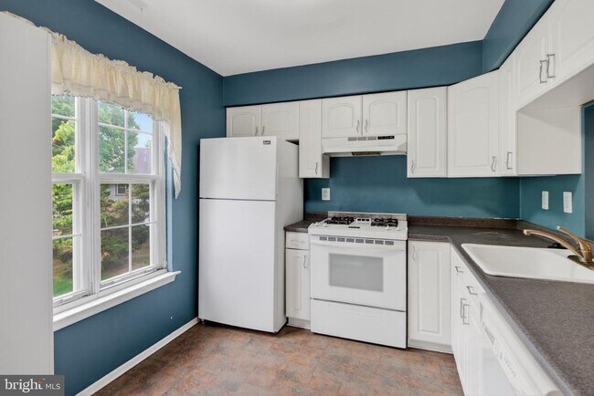 Foto del edificio - 3302B Ramsbury Ct