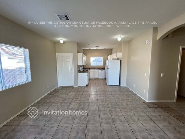 Building Photo - 3102 E Roeser Rd