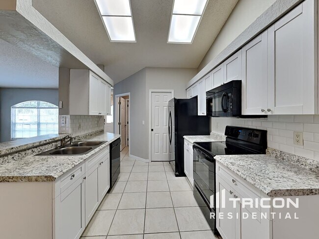 Building Photo - 8421 Bay Dr