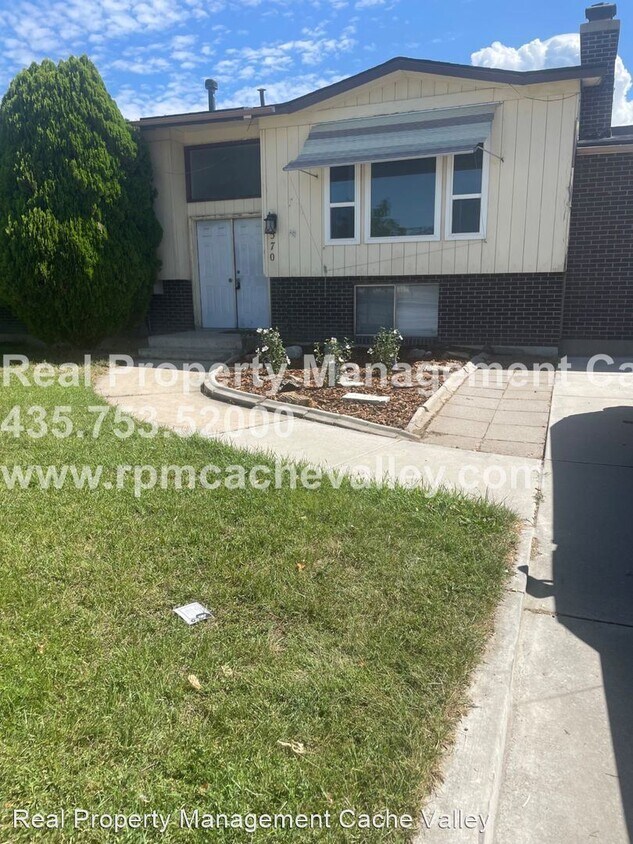 Foto principal - 2 br, 2 bath House - 570 S 1000 W Upstairs