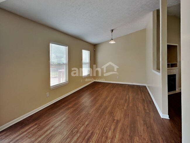 Foto del edificio - 1073 Williamsburg Way