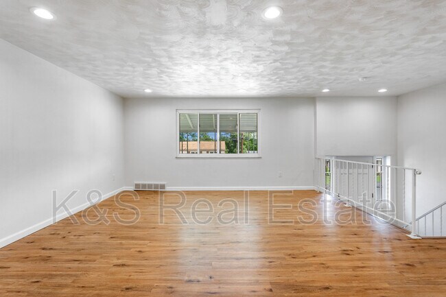 Building Photo - 153 McAlister Dr