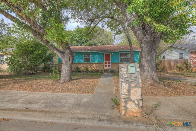 Foto del edificio - 807 Sturgeon Dr